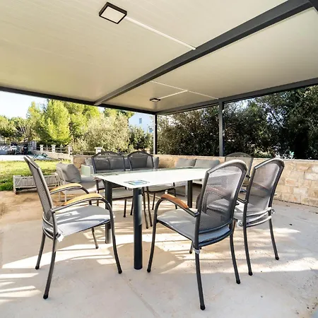 Amazing In With Wifi Apartman Bibinje